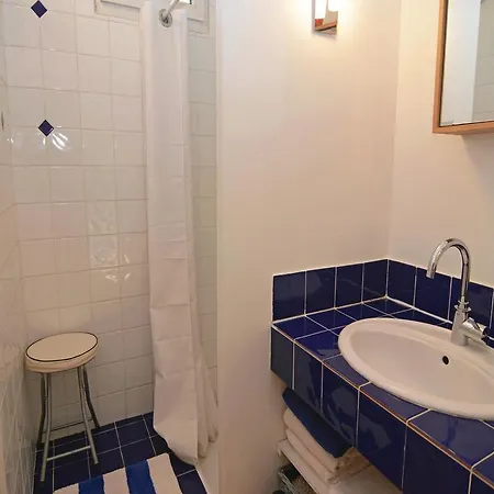 One-bedroom Holiday In *